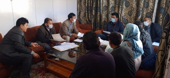CEC Feroz Khan reviews status of stock, supply position of essential commodities in Zanskar (2)