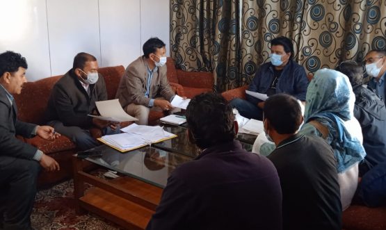 CEC Feroz Khan reviews status of stock, supply position of essential commodities in Zanskar (2)