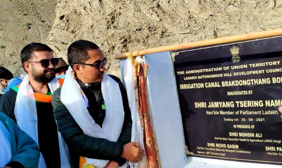 MP Ladakh inaugurates irrigation canal project at Brakdongthang Bodh Kharbu (3)