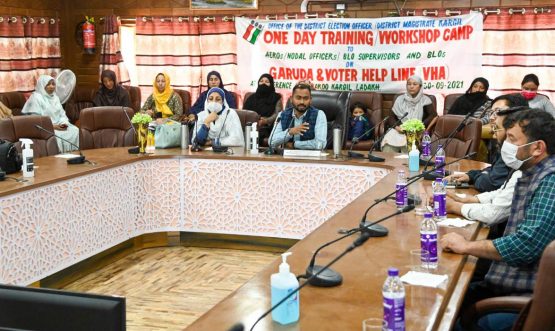 DEO Kargil Santosh Sukhadeve conducts day long training workshop for election officials (5)