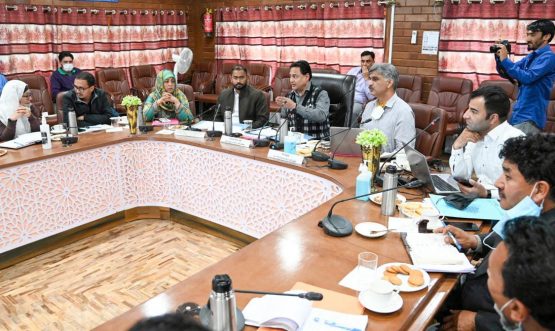 Chief Electoral Officer Hirdesh Kumar chairs meeting with AEROs, BLOs at Kargil (4)