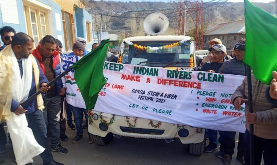 DC Kargil flags off awareness vehicle on National River Festival, 2021 (3) – Copy