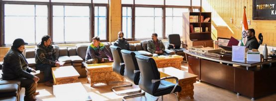 DC Kargil chairs meeting to review heating arrangement in schools (1)