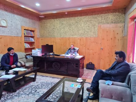 CEC Feroz Khan calls on Principal Secretary Health, Divisional Commissioner Ladakh, Secretary Power Ladakh (3)