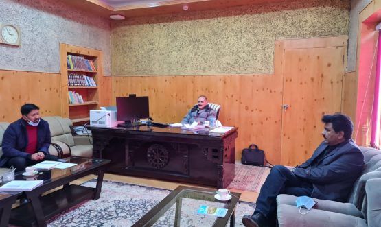 CEC Feroz Khan calls on Principal Secretary Health, Divisional Commissioner Ladakh,  Secretary Power Ladakh (3)