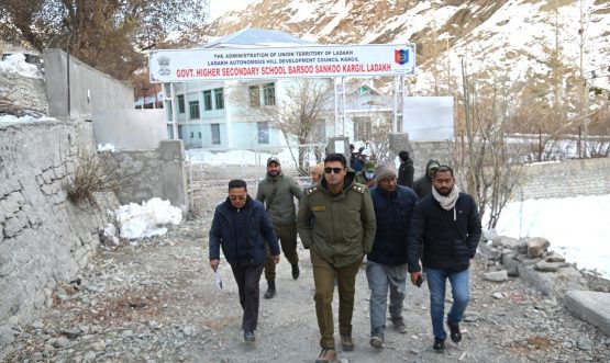 DC Kargil visits Barsoo Block, takes stock of developmental works (6)