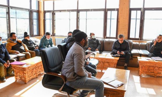 Secretary Ravinder chairs review meeting of PDD ongoing schemes (3)