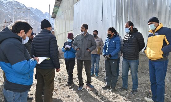 Div Com Ladakh Saugat Biswas visits Sodh Block (2)