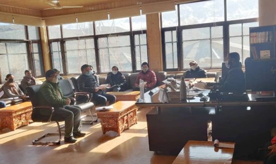 DC Kargil chairs meeting with SDMs, health officers (2)