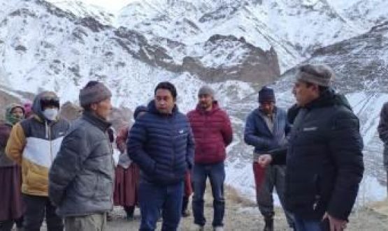 EC Mohsin Ali visits far-flung areas of Shakar Chiktan to review JJM scheme (1)