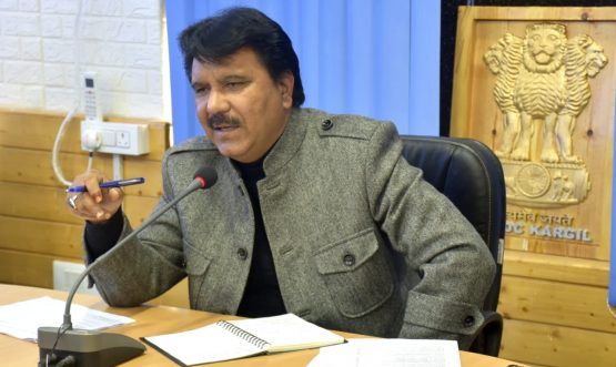 CEC Feroz Khan reviews development activities of Silmo constituency (3)