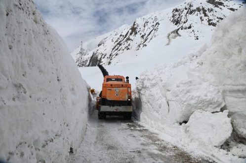 CEC Feroz Khan visits Zojila Pass (3)