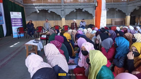 NYK Kargil organizes district level neighborhood youth parliament at Sankoo (2)