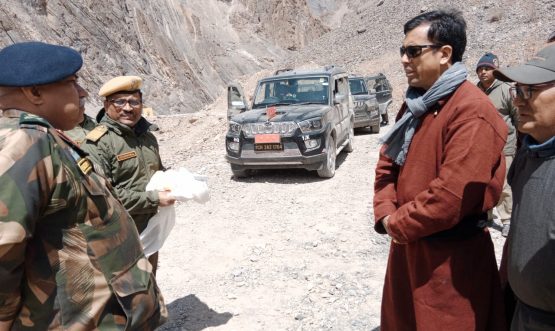DG BRO Lt Gen Rajiv Chaudhry visits Zanskar (2)
