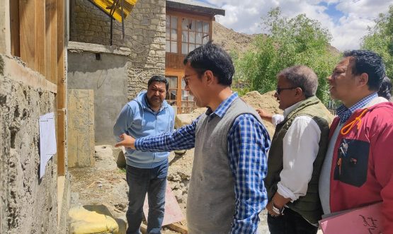 EC RDD inspects work on under-construction primary school building at Balti Bazaar (2)