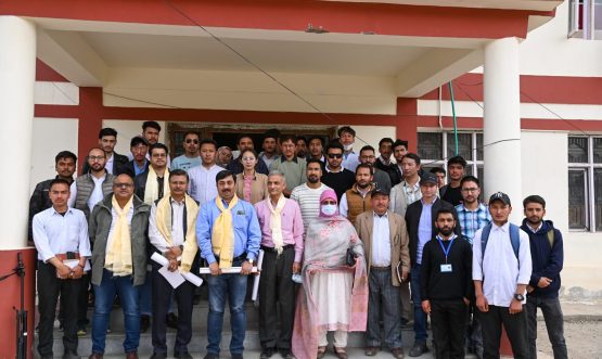 IIT experts interact with students, entrepreneurs at GDC Kargil (4)