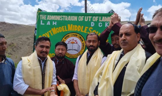 DC Kargil inaugurates Model Middle School at Tingdoo (3)