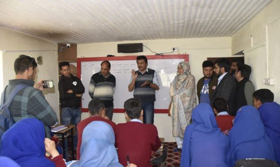 CEC Feroz Khan visits schools of Karkit-Badgam (5)
