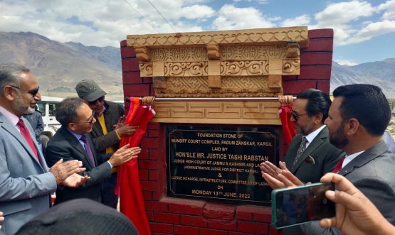Justice Tashi Rabstan lays foundation stone of Munsif Court Complex at Padum Zanskar (5)