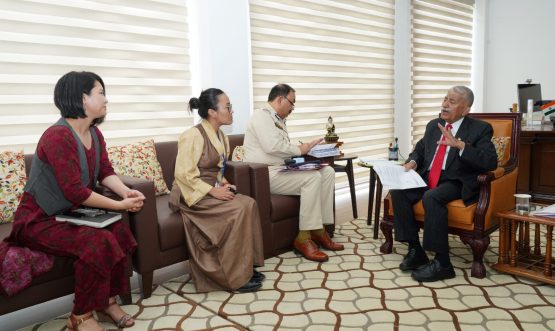 Membersof Anjuman Imamia, Smt Spaldon call on Hon’ble Lt Goveror Brig (Dr) BD Mishra(Retd) (2)