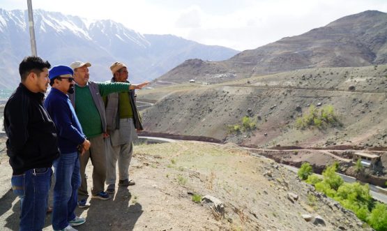 CEC Dr. Mohd Jaffer Akhoon Visits Drought-Hit Sharbatgone Village, Urges Timely Completion of Lift Irrigation Project.