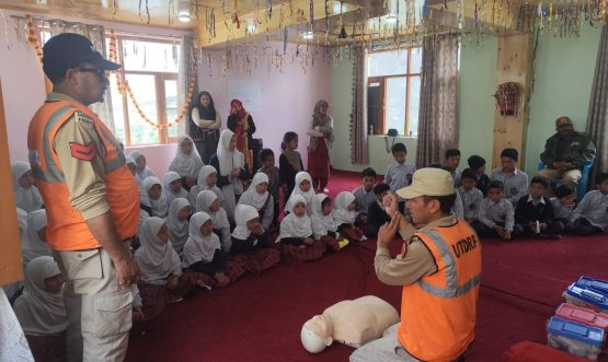 The District Administration, Kargil, in collaboration with the District Police and UT Disaster Response Force (UTDRF), Kargil, organized Disaster Management awareness camps on Wednesday at Middle School Chutuk and High School Minjee.