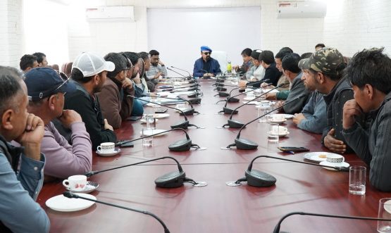 CEC Dr. Mohd Jaffer Akhoon Holds Meeting to Address Development and Construction Issues in Kargil.