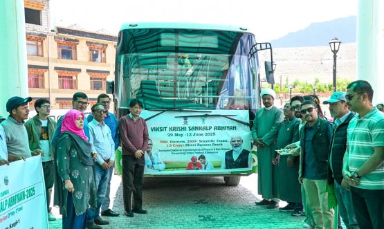 Acting CEC, Kacho Feroz flags off Viksit Krishi Sanklap Abhiyan 2025 to educate 25,000 farmers in the district.