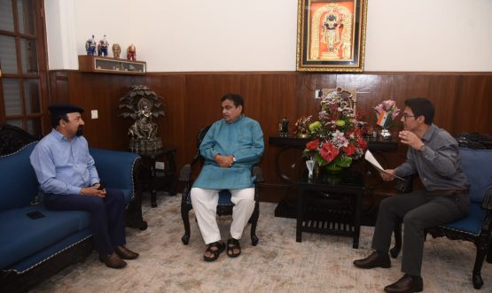 Kargil CEC Meets Union Minister Gadkari, Discusses NH-301 Development & Compensation Issues
