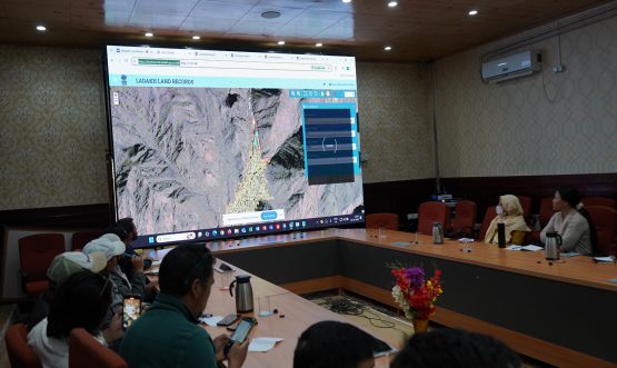 ADC Leh Ghulam Mohd inaugurates training session on New Digital Portal for Land Management.