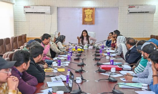 Administrative Secretary, Shashanka Ala Reviews Social, Tribal Welfare Schemes in Kargil.