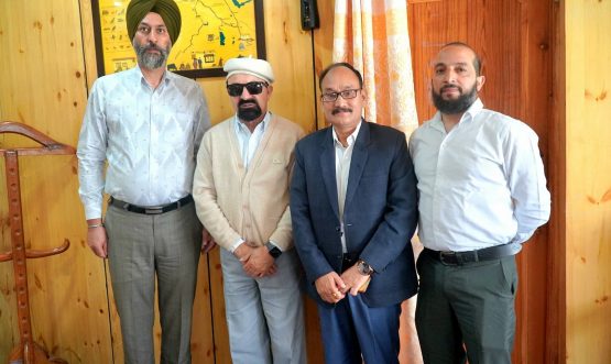 CEC Kargil, Dr. Mohd Jaffer Akhoon Meets PSK Officers, Welcomes 3-Day Passport Van Campaign for Public Convenience.