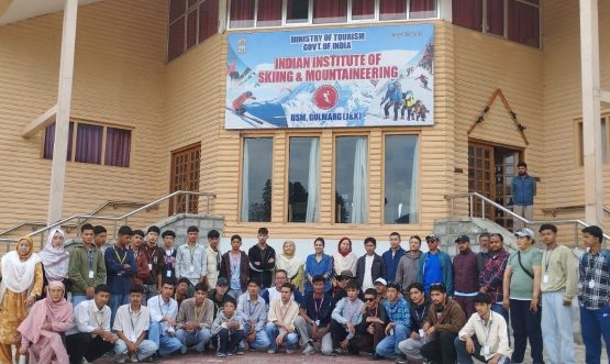 Government Boys Higher Secondary School Kargil Concludes 4-Day Educational Tour to Kashmir Valley.