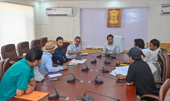 Acting CEC Kargil Reviews Traffic Decongestion Measures; Focus on Link Road Completion and Bottleneck Removal