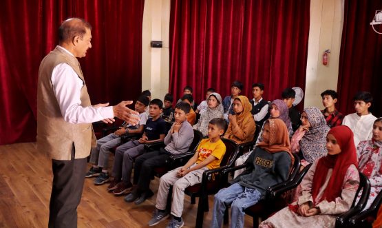 Major General Kohli interact with Students of Govt High school Thasgam ahead of Vijay Diwas.