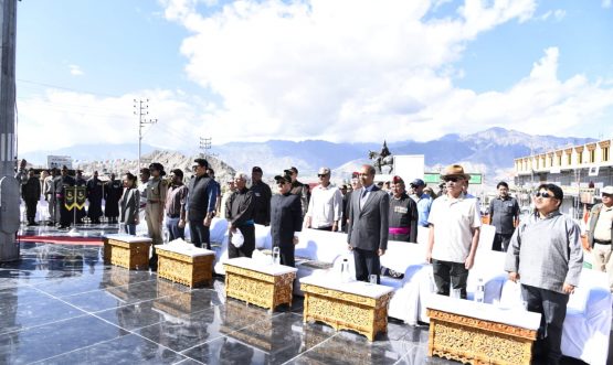 Leh Commemorates 26th Kargil Vijay Diwas with Patriotic Fervour: Tributes paid to Brave Soldiers, Veer Naris, and War Veterans and Ex-seviceman.