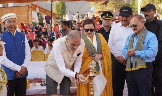 Hon’ble LG Gupta lights up the lamp
