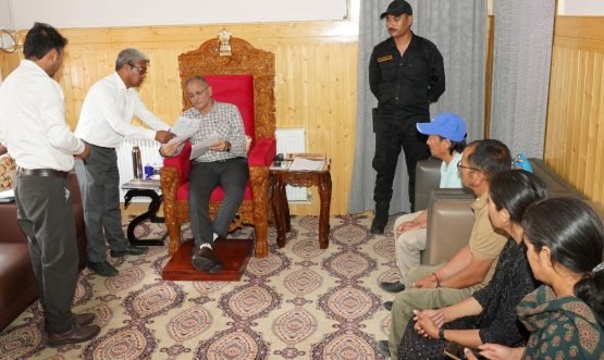 Hon’ble LG Kavinder in a meeting with ReT teachers