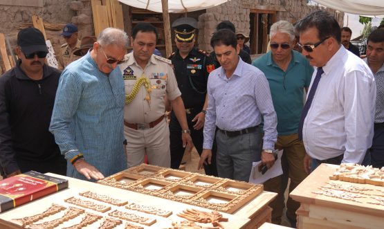 Hon’ble LG Kavinder inspects work of Padma Shri awardee woodcarving artist Tsering Namgail