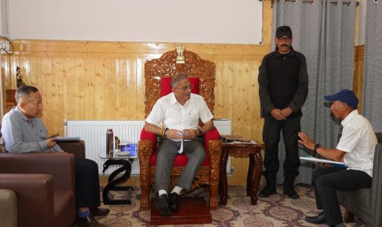 Hon’ble LG Kavinderwith cricketer Skalzang kalyan
