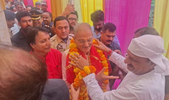 Hon’ble LG Kavinder accorded warm welcome on his arrival at revered Devsthan of Raja Mandlik Ji at Village Raya Suchani
