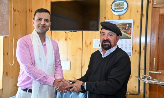 CEC Kargil welcomes new Assistant General Manager of J&K Bank.