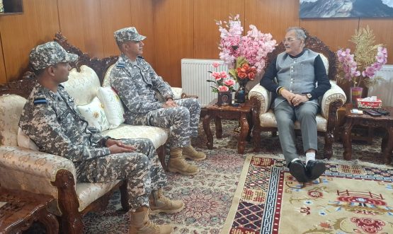 Hon’ble LG Kavinder in the meeting with Air Vice Marshal Vikas Sharma & Air Commodore Sanjay Prabhu