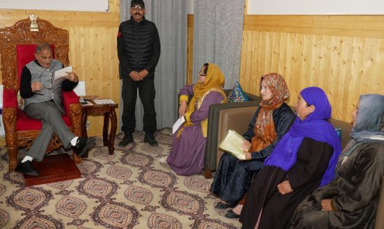 Hon’ble LG Kavinder with members of Anjuman Imamia women wing