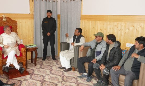 Hon’ble LG Kavinder with delegation from Barsoo