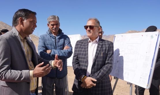 Lt Governor inspects 12 MW Solar Power Project at Phey.