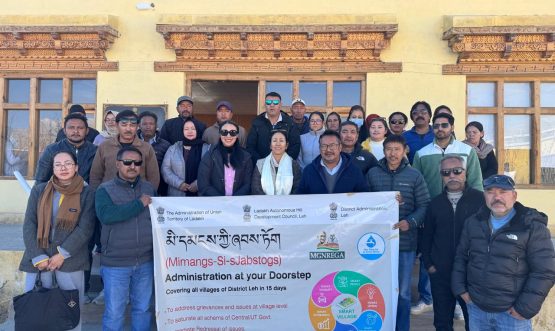 Mimangs-Si-Sjabstogs: Administration at Your Doorstep conducted at Chuchot Shamma.