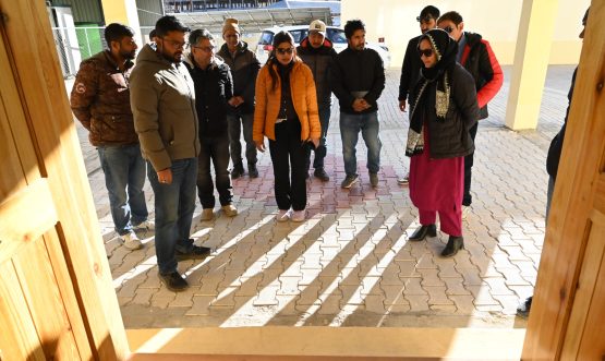 Secretary, Shashanka Ala visits new RDD building in Kargil; stressed for early takeover.