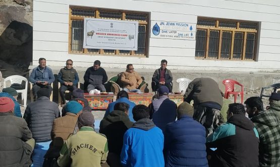 Director Sheep Husbandry Department UT Ladakh, Dr. Iftikhar Hussain, along with DSHO Leh, Dr. Tsewang Morup, and Deputy Director Pashmina Goat Project, Upshi, Dr. Tundup Namgail, visited Beema, on 22nd November to inspect the establishment of the prefabricated Sheep and Wool Development Centre, Bema under the Special Development Package (SDP).