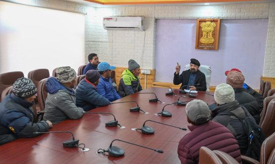 Thasgam delegation calls upon CEC Kargil, Dr Jaffer Akhoon.
